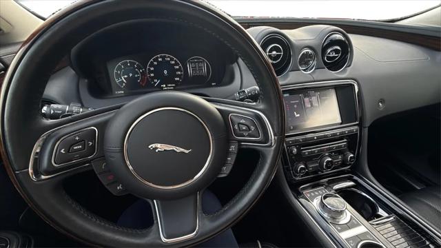 2016 Jaguar XJ R-Sport