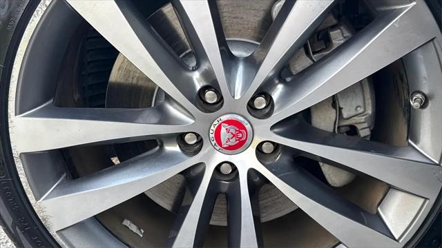 2016 Jaguar XJ R-Sport