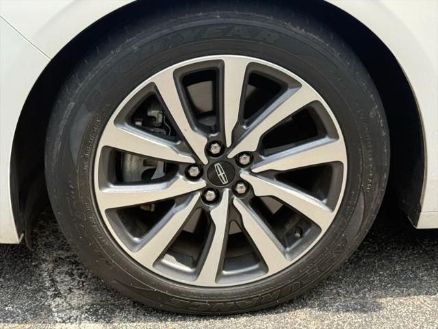 2018 Lincoln Continental Premiere