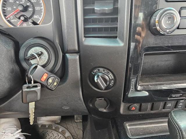 2013 Nissan Titan SV