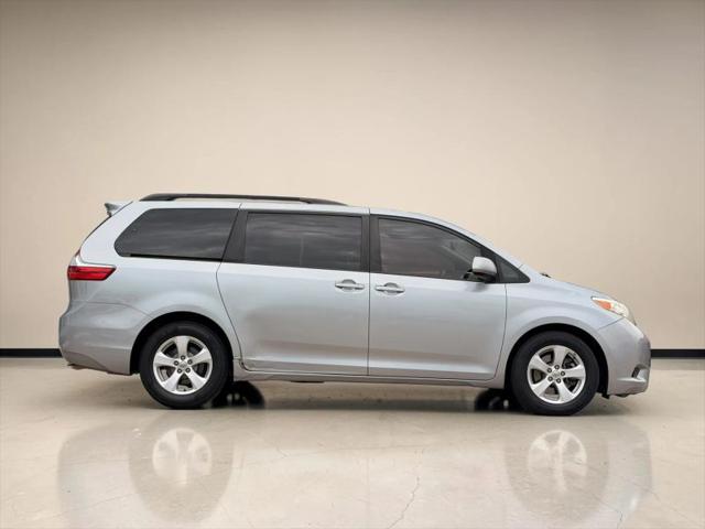 2016 Toyota Sienna LE 8 Passenger