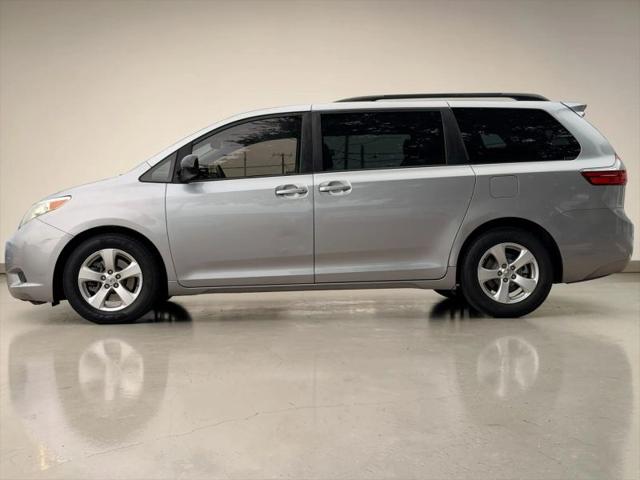 2016 Toyota Sienna LE 8 Passenger