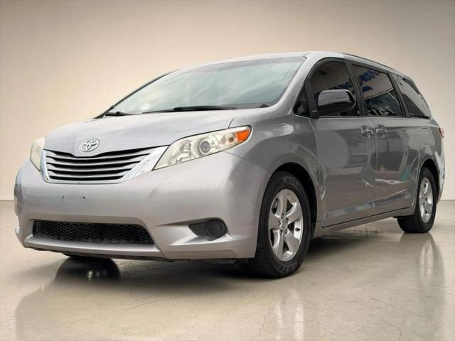 2016 Toyota Sienna LE 8 Passenger
