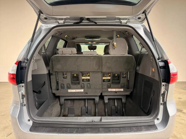 2016 Toyota Sienna LE 8 Passenger