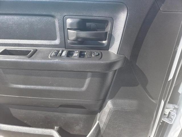 2017 Ram 3500 Tradesman Crew Cab 4x4 8' Box