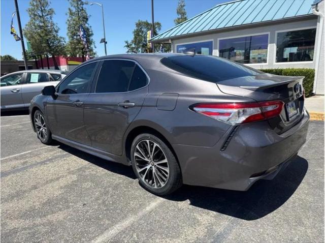 2020 Toyota Camry SE