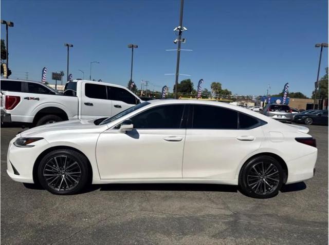 2024 Lexus ES 300h 300h
