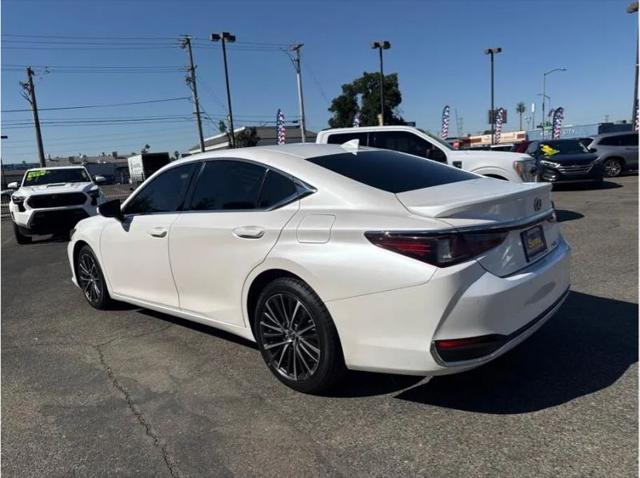 2024 Lexus ES 300h 300h
