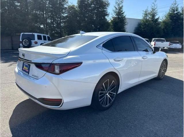 2024 Lexus ES 300h 300h