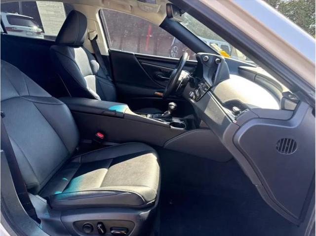 2024 Lexus ES 300h 300h