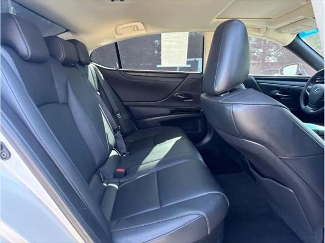 2024 Lexus ES 300h 300h