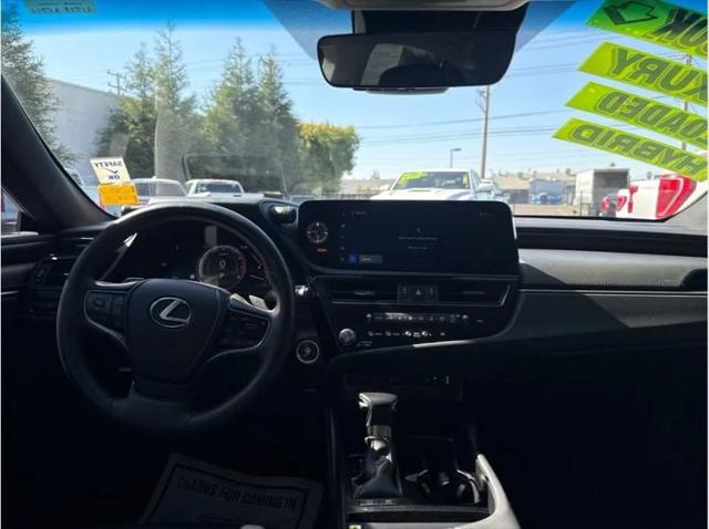 2024 Lexus ES 300h 300h