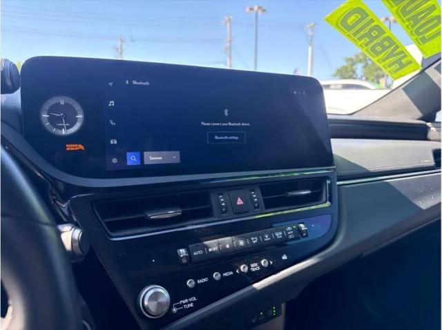 2024 Lexus ES 300h 300h