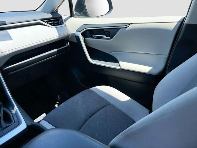 2019 Toyota RAV4 Hybrid XLE