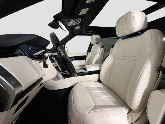 2026 Land Rover Range Rover P530 SE 7 Seat