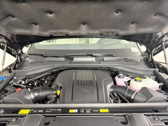 2026 Land Rover Range Rover P530 SE 7 Seat