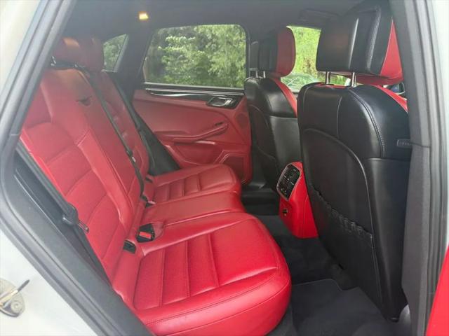 2015 Porsche Macan S