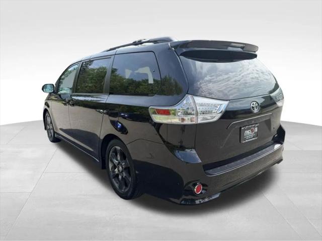 2012 Toyota Sienna SE 8 Passenger