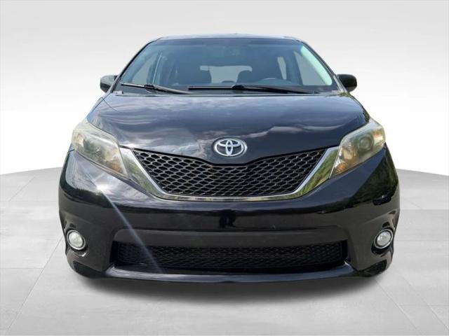 2012 Toyota Sienna SE 8 Passenger