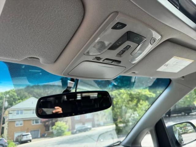 2012 Toyota Sienna SE 8 Passenger