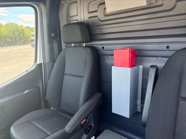 2022 Mercedes-Benz Sprinter 1500 Standard Roof I4