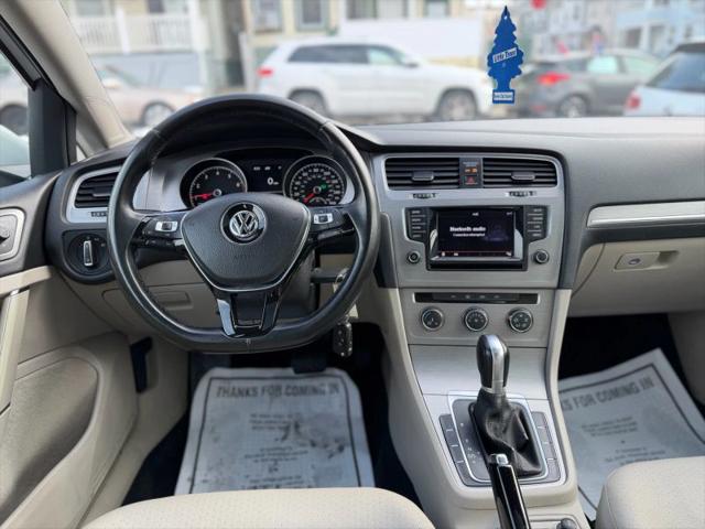 2015 Volkswagen Golf TSI S 4-Door