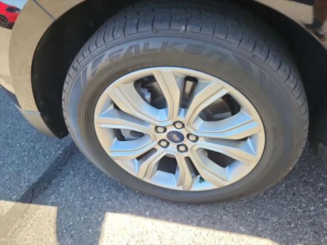 2022 Ford Edge Titanium