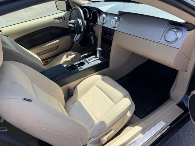 2008 Ford Mustang V6 Deluxe