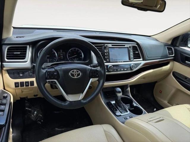 2016 Toyota Highlander Limited V6
