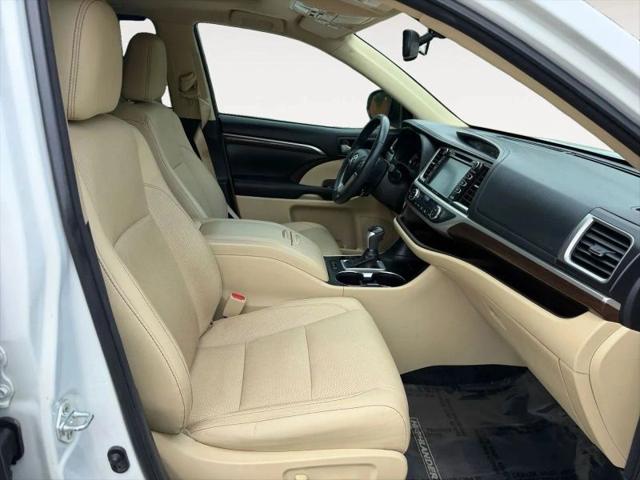 2016 Toyota Highlander Limited V6