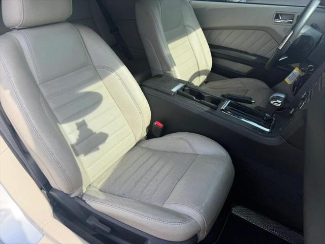 2011 Ford Mustang V6
