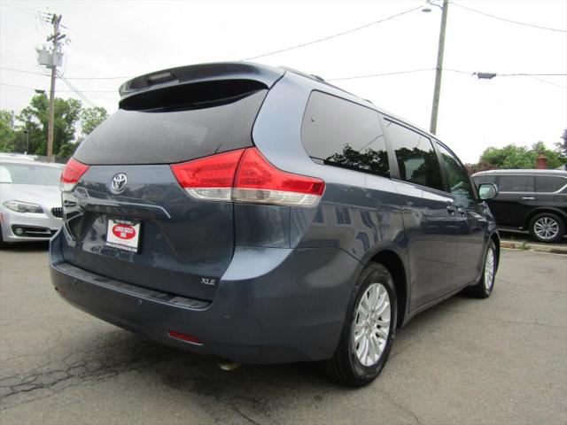 2013 Toyota Sienna XLE V6 8 Passenger