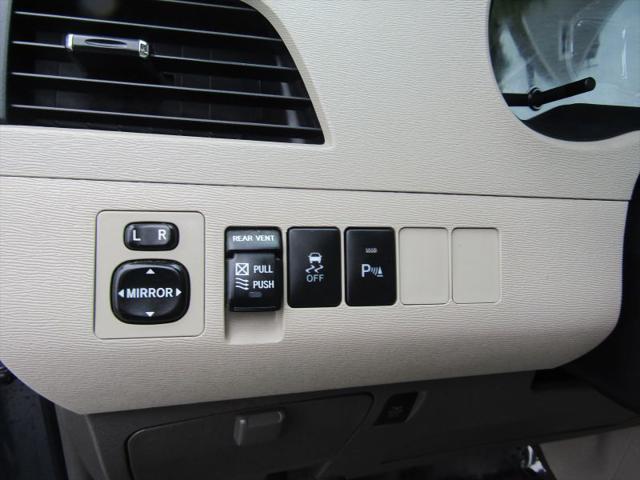2013 Toyota Sienna XLE V6 8 Passenger