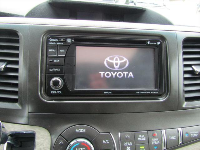 2013 Toyota Sienna XLE V6 8 Passenger