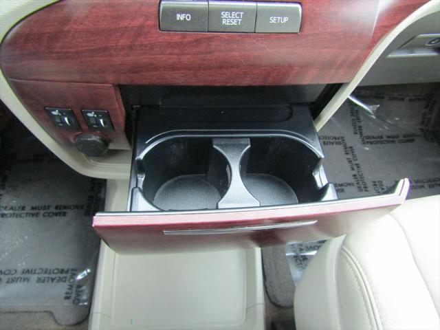 2013 Toyota Sienna XLE V6 8 Passenger