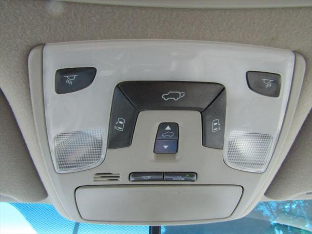 2013 Toyota Sienna XLE V6 8 Passenger