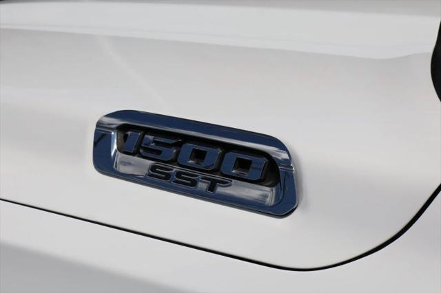 2025 Ram 1500 Laramie Crew Cab 4x4 5'7" Box