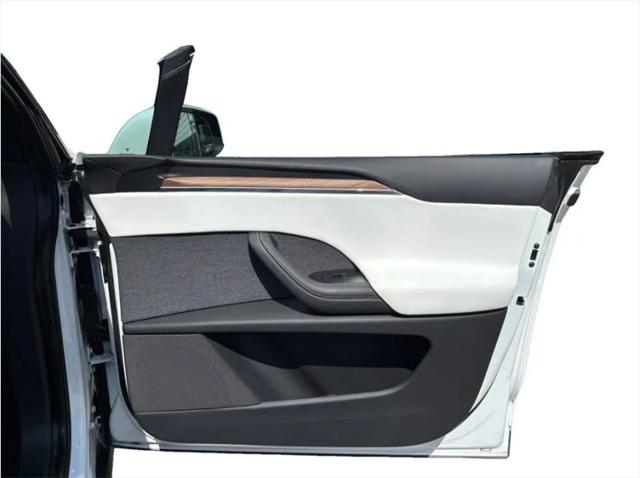 2023 Tesla Model X Standard Range
