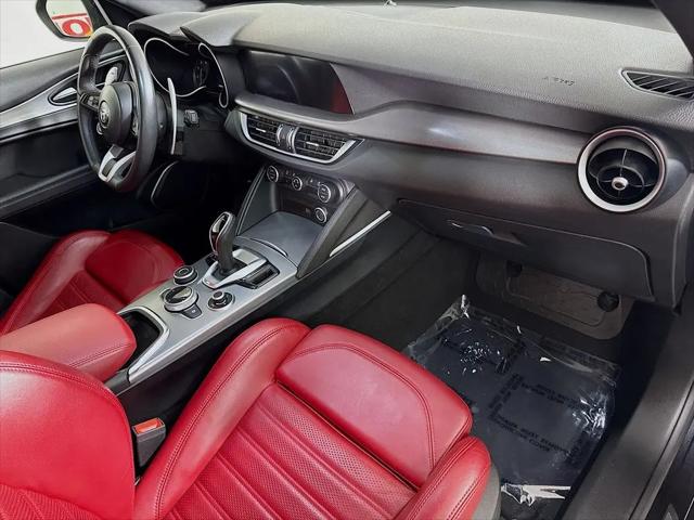 2023 Alfa Romeo Stelvio Veloce AWD