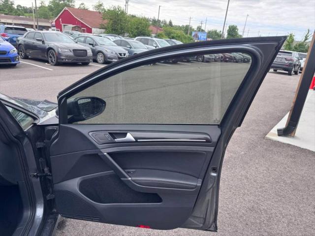 2017 Volkswagen Golf SportWagen TSI S