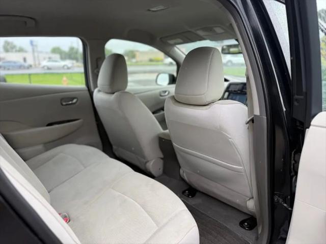 2011 Nissan LEAF SL