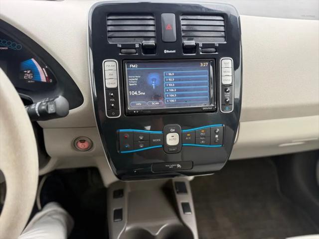 2011 Nissan LEAF SL