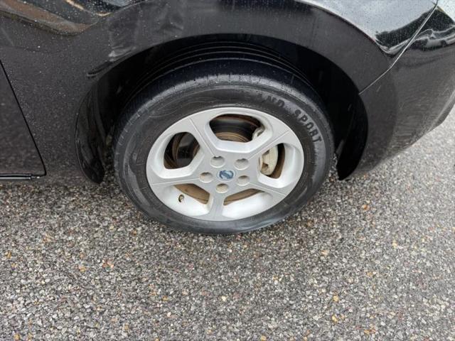 2011 Nissan LEAF SL