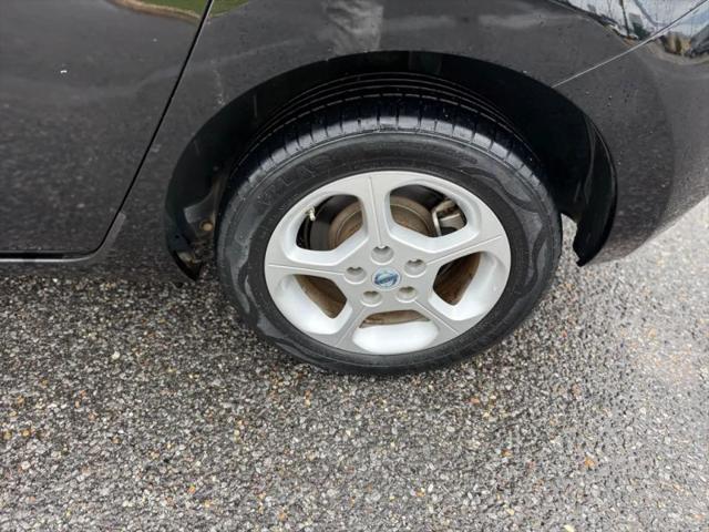 2011 Nissan LEAF SL