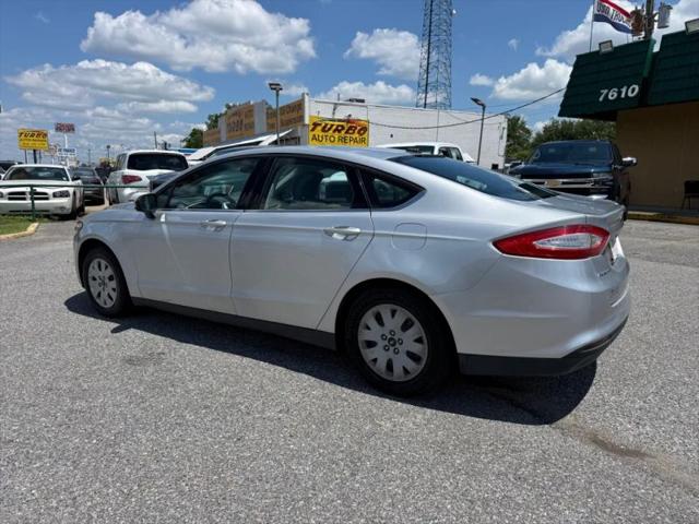 2013 Ford Fusion S
