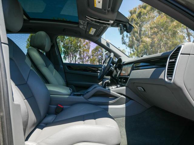 2021 Porsche Cayenne Base
