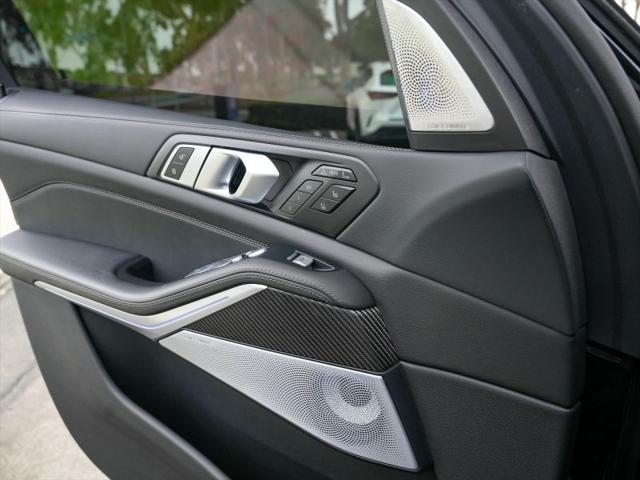 2025 BMW X7 M60i