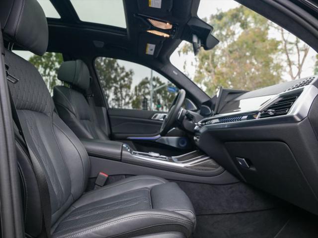2025 BMW X7 M60i