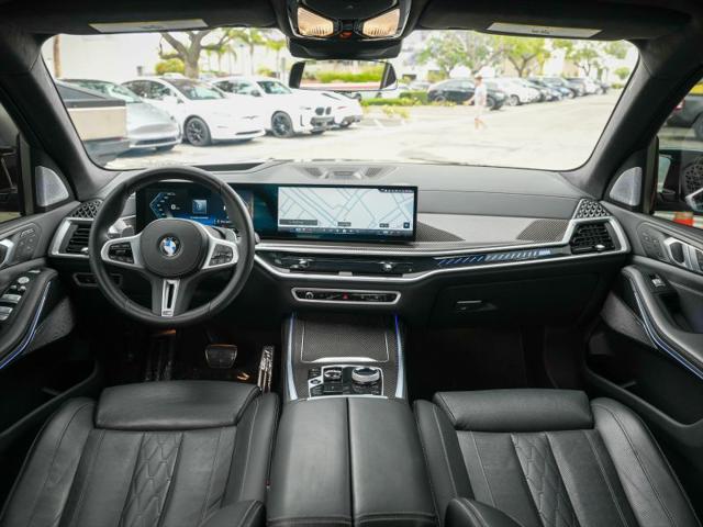 2025 BMW X7 M60i