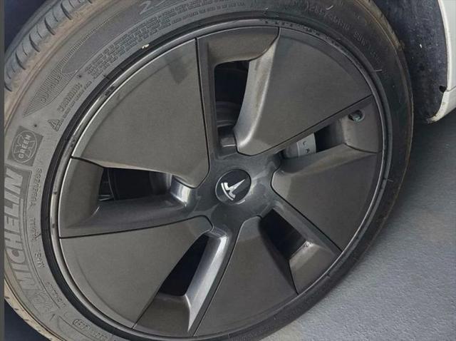 2022 Tesla Model 3 Rear-Wheel Drive